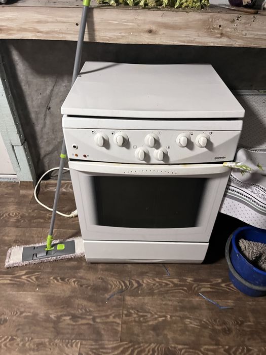 Газ плита срочно продам