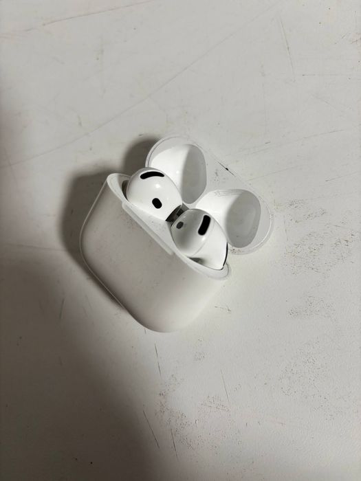 Airpods 4 оригинал