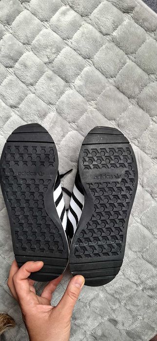 Оригинални чисто нови маратонки ADIDAS
