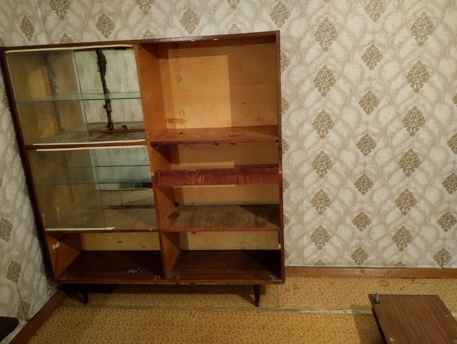 Отдам даром советскую мебель