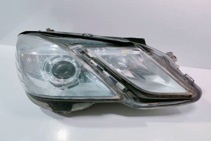 Far Dreapta A2128208461KZ Mercedes-Benz E-Class W212/S212/C207/A207