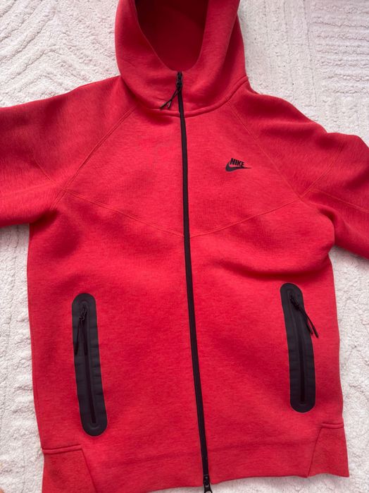 Nike tech fleece червен комплект(чисто нов)