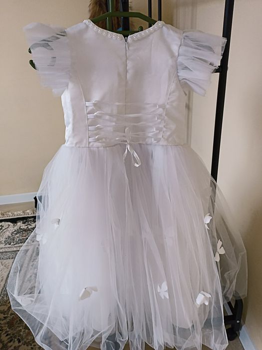 Продам белое платье