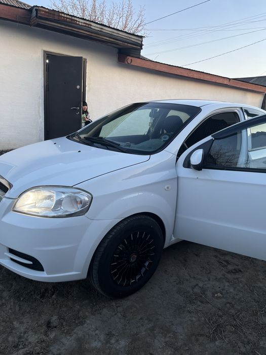 Продам машину chevrolet aveo ls