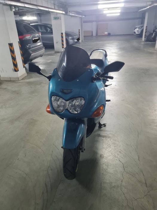 Suzuki GSX 600 F
