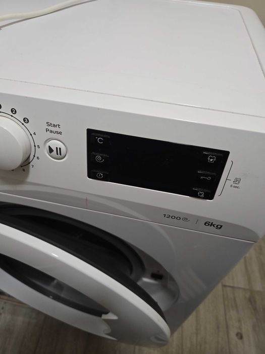 Продавам перфектна пералня Gorenje модел 2023