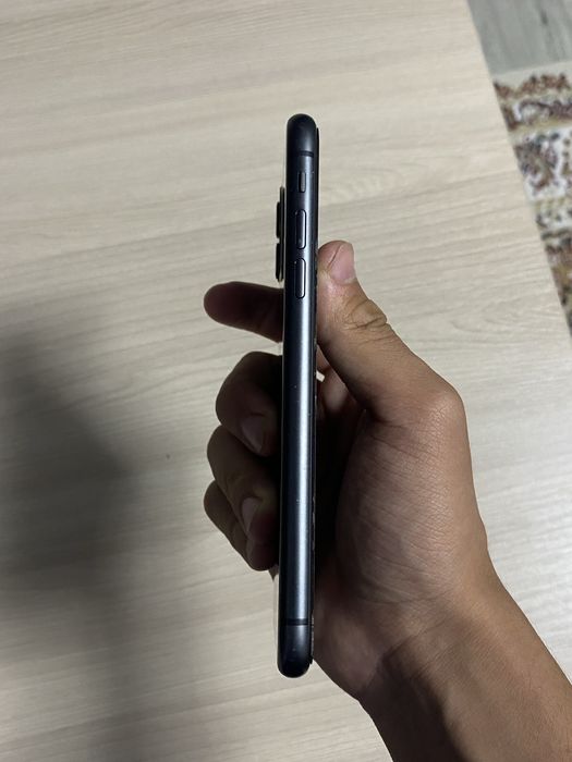 IPhone 11 черного цвета