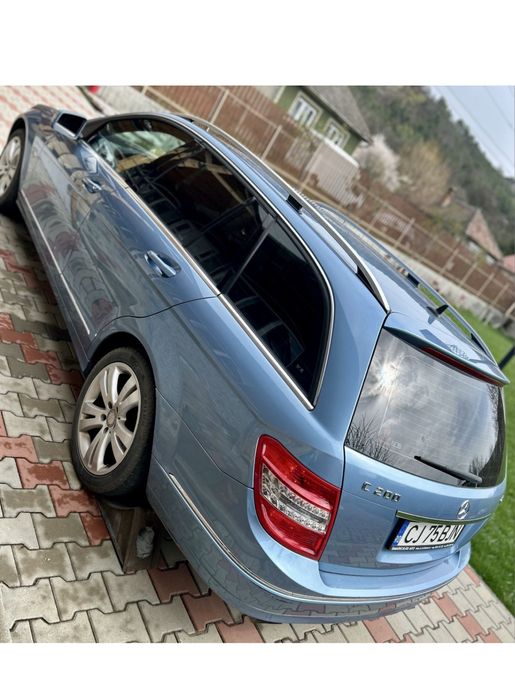 Mercedes-Benz C Vând Mercedes C200 Combi 2.2 CDI