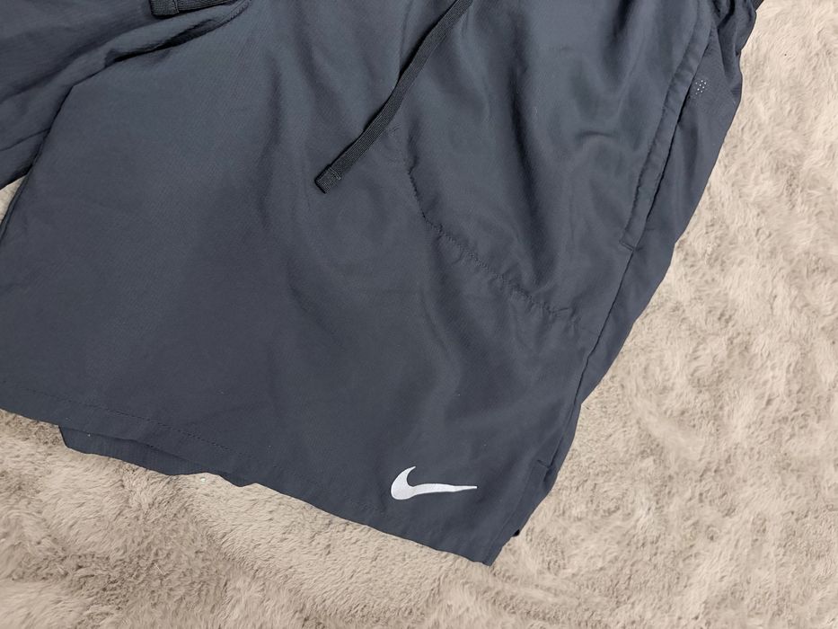 Къси спортни гащи на NIKE