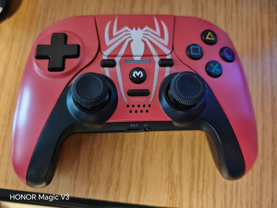 Controllere PS4 compatibile