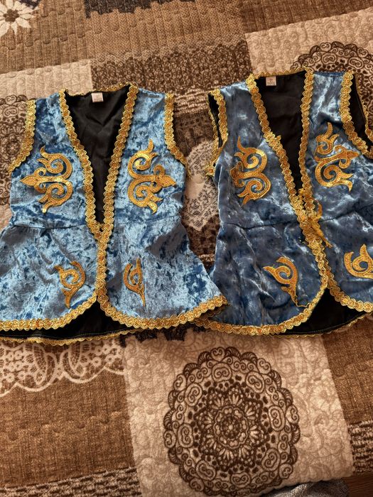 Продам жилетки казахские .
