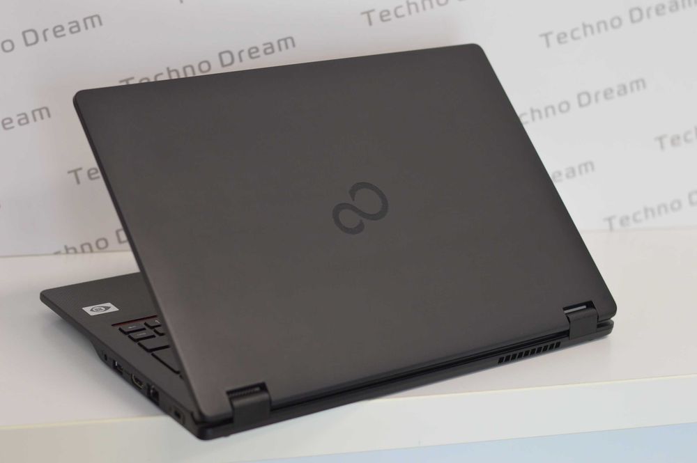 Лаптоп Fujitsu LifeBook E5411 - Intel Core i3-1115G4 / 16GB RAM DDR4 / 256GB SSD