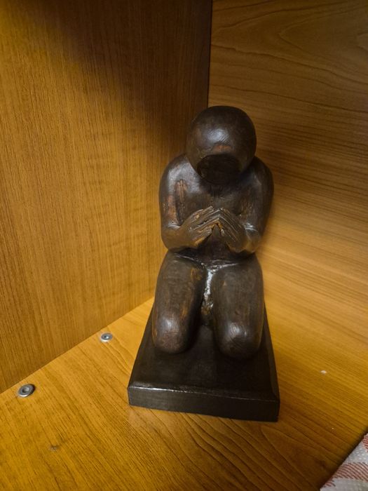 Sculptura lemn lucrata manual