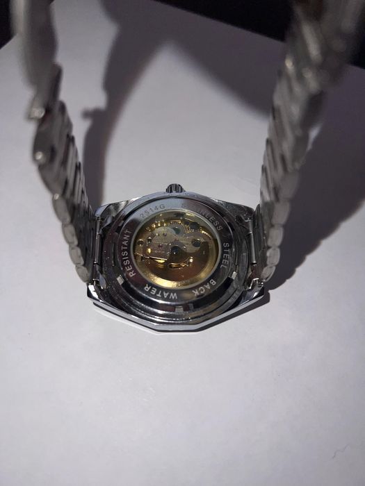 Продам Citizen часы оригинальные