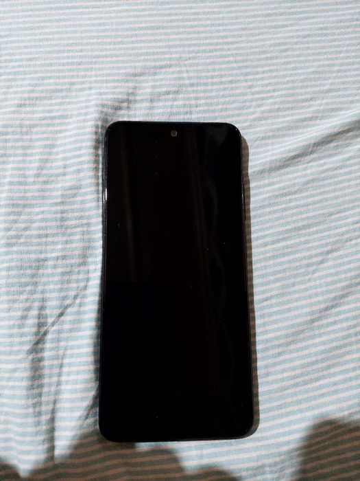 Redmi not 11 orta holatda sarpinalari bor ishlashi shaxshi abmenam bor
