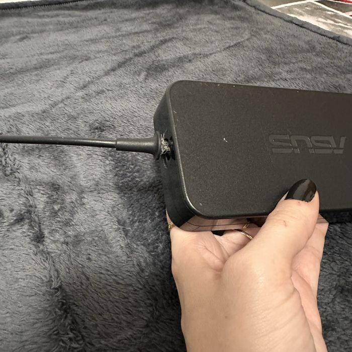 Vând Laptop ASUS 15.6" TUF Gaming FX505DT