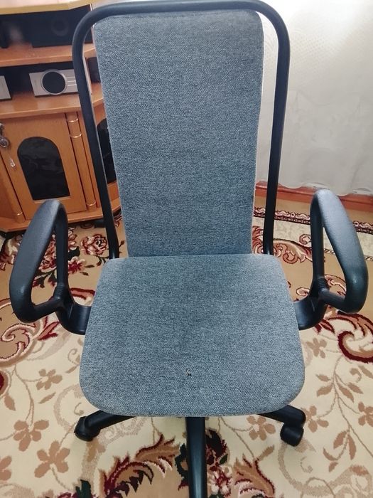 Кресло офисное..
