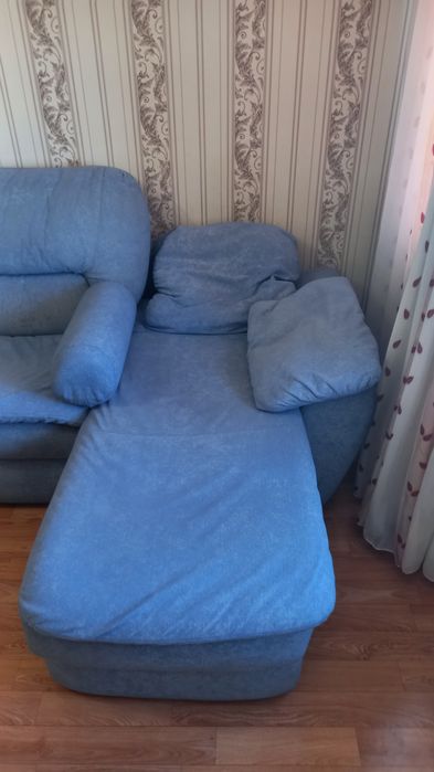 Диван сатилады срочна!!