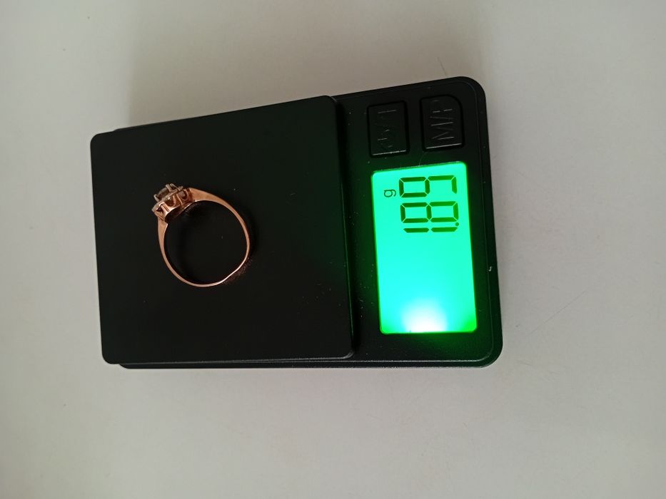 Продам золотое кольцо