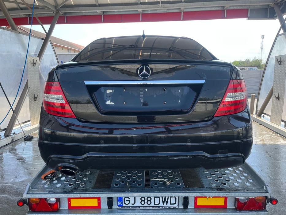 MERCEDES-BENZ C-Class 0 — imagine 3