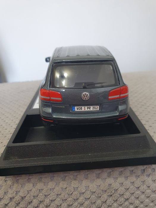 Macheta metalica Volkswagen touareg burago scara 1:24