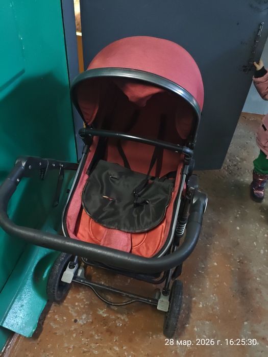 детская коляска в нормальном состоянии