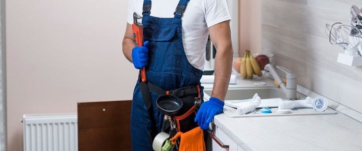 Instalator apa reparati sanitare desfundari  non stop