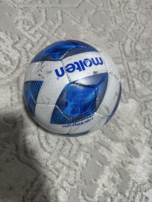 Футбольный мяч Molten F9A4800 4-размер