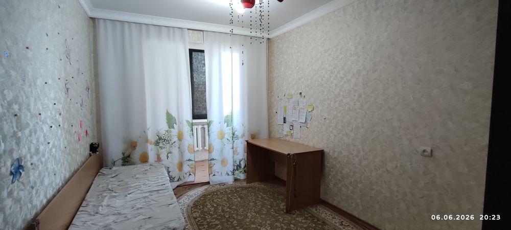 Продаётся двухкомнатная квартира в 4-мкрн