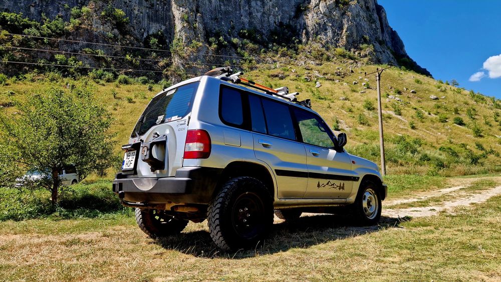 Mitsubishi pajero pinin