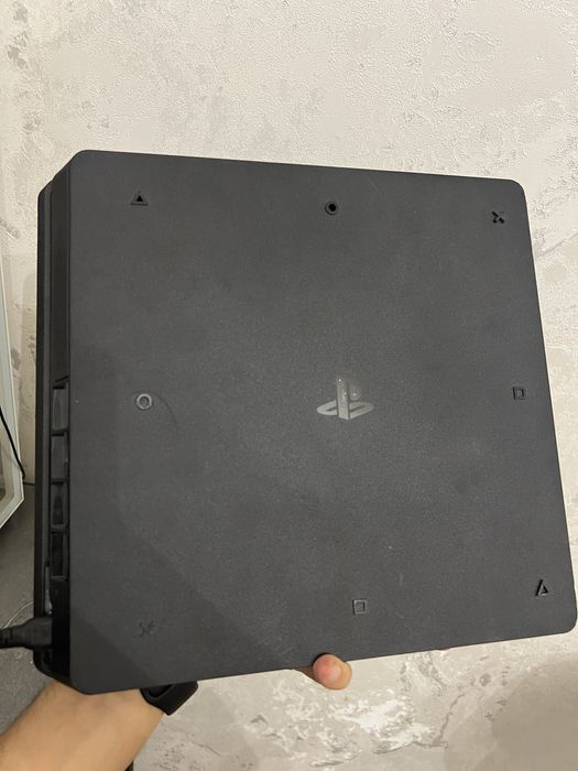 Playstation 4 Slim 1TB