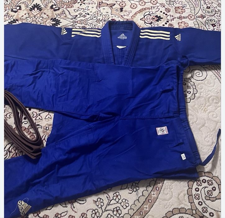Продам кемоно дзюдо срочно!