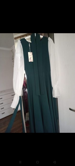 Платья, зеленого цвета