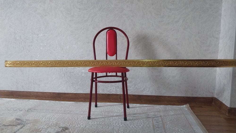 Продаётся.карниз.