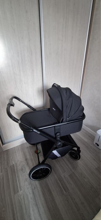 Продам коляску в отличном состояни