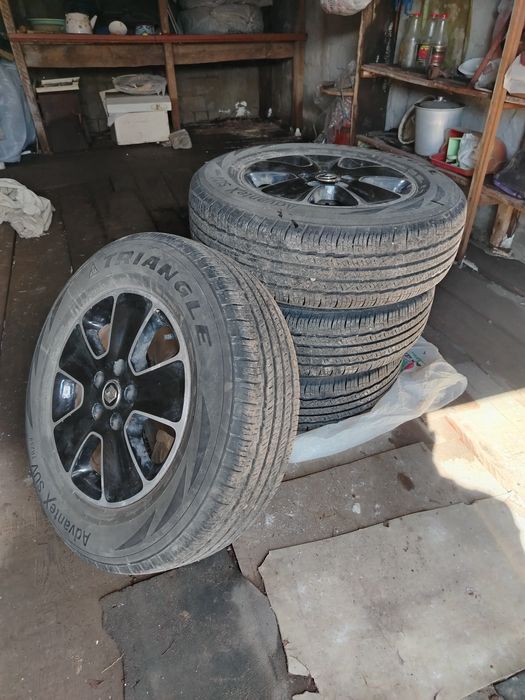 Продам летнюю резину с дисками от Рено Дастер