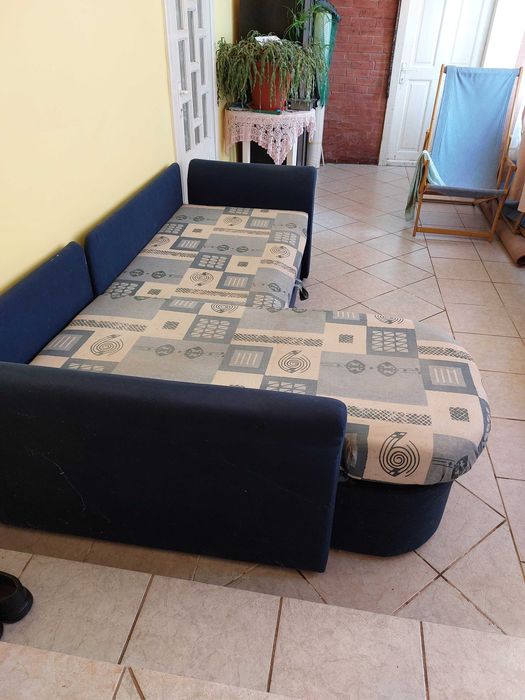 vand canapea extensibilă din lemn, cu lada