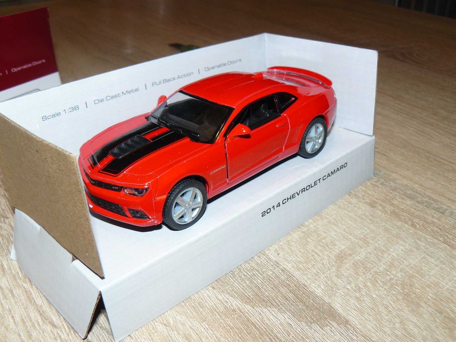 Macheta Auto De Colectie CHEVROLET CAMARO Scara 1:38,Noua Kinsmart