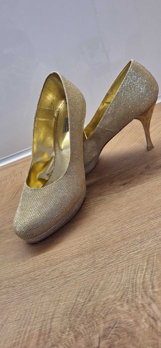 Официални обувки