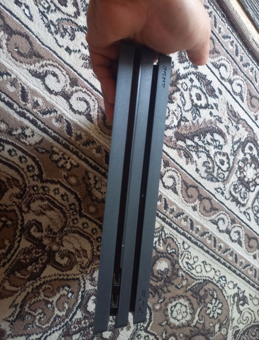 Playstation 4 pro 1 TB