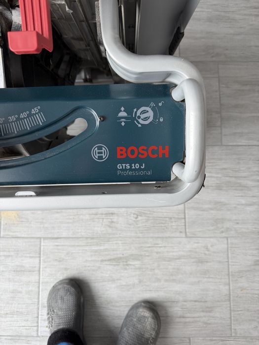 Fierastrau circular de masa Bosch GTS 10J