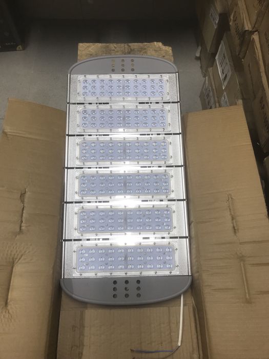 Продам уличные светильники