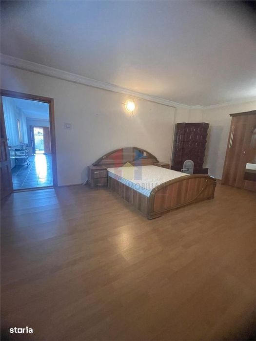 ULTRACENTRALA Casa 3 camere, toate utilitatile, teren 200 mp