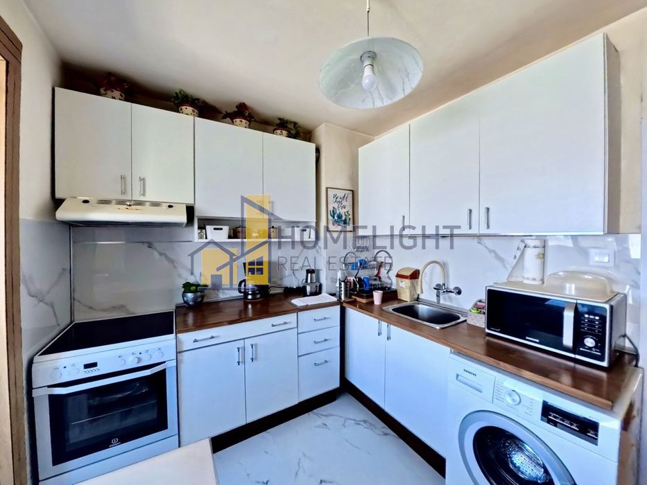 Двустаен апартамент в кв. Люлин 1