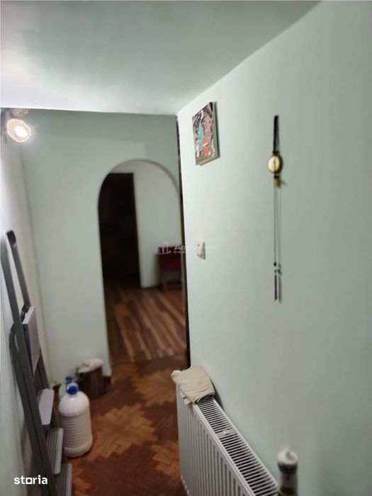 Apartament 3 camere de vanzare zona Piata 1 Mai