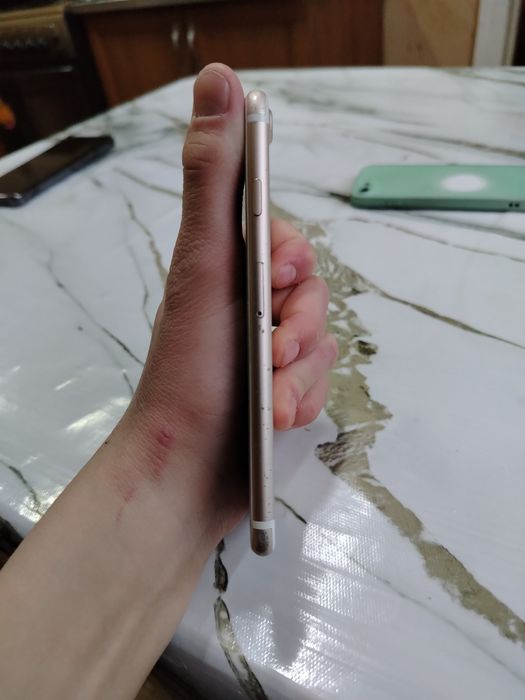 Продам айфон 7 срочно!!!