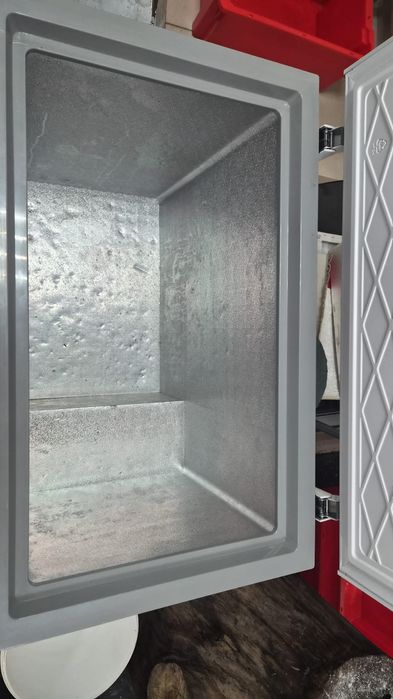 Продам морозильную камеру