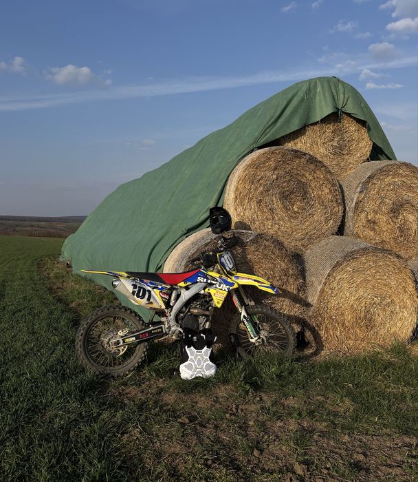 Vând motor suzuki rmz 250