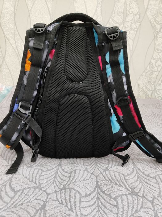 Продается школьный рюкзак