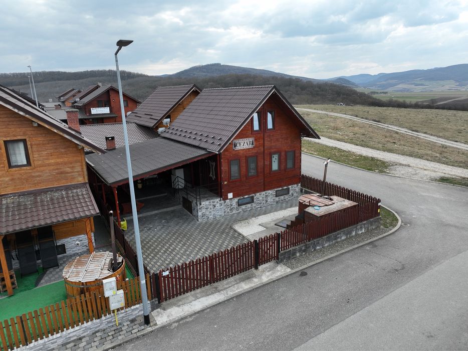 Cabana Baile figa 4 camere + 2 bai ( afacere la cheie )